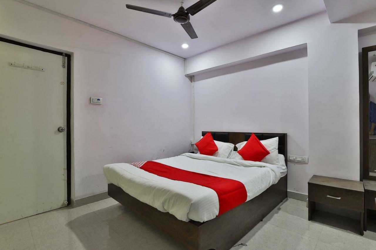 Naroda Oyo 37398 Hotel Jalsa Palace מראה חיצוני תמונה